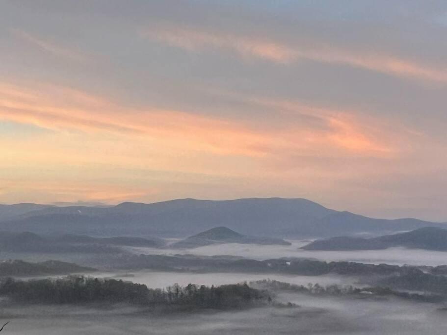 Willa Yogi'S Den: Breathtaking Views! 3 Min To Dollywood, On 1 Acre! Sevierville Zewnętrze zdjęcie