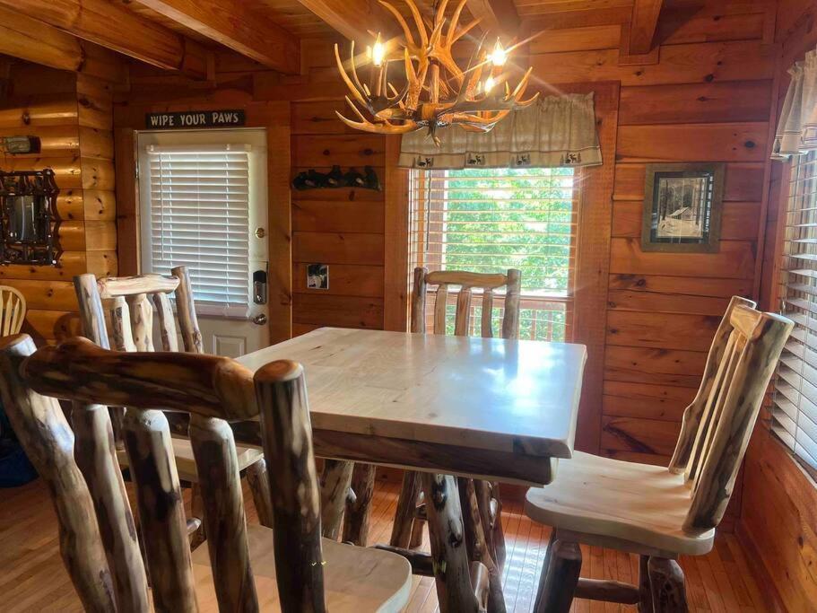 Willa Yogi'S Den: Breathtaking Views! 3 Min To Dollywood, On 1 Acre! Sevierville Zewnętrze zdjęcie