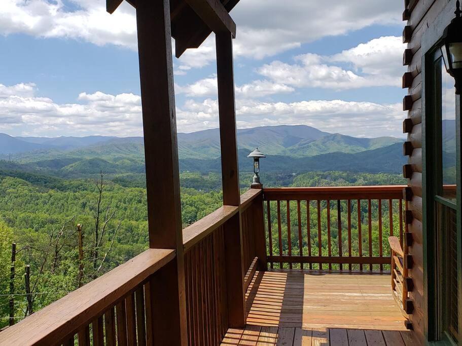 Willa Yogi'S Den: Breathtaking Views! 3 Min To Dollywood, On 1 Acre! Sevierville Zewnętrze zdjęcie