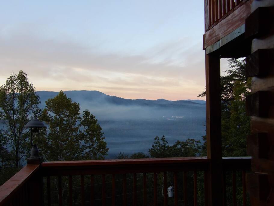 Willa Yogi'S Den: Breathtaking Views! 3 Min To Dollywood, On 1 Acre! Sevierville Zewnętrze zdjęcie