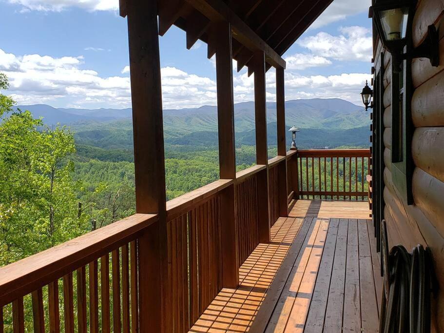 Willa Yogi'S Den: Breathtaking Views! 3 Min To Dollywood, On 1 Acre! Sevierville Zewnętrze zdjęcie