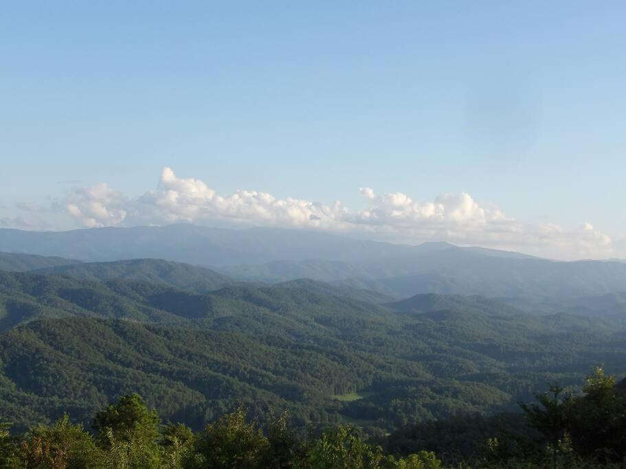 Willa Yogi'S Den: Breathtaking Views! 3 Min To Dollywood, On 1 Acre! Sevierville Zewnętrze zdjęcie