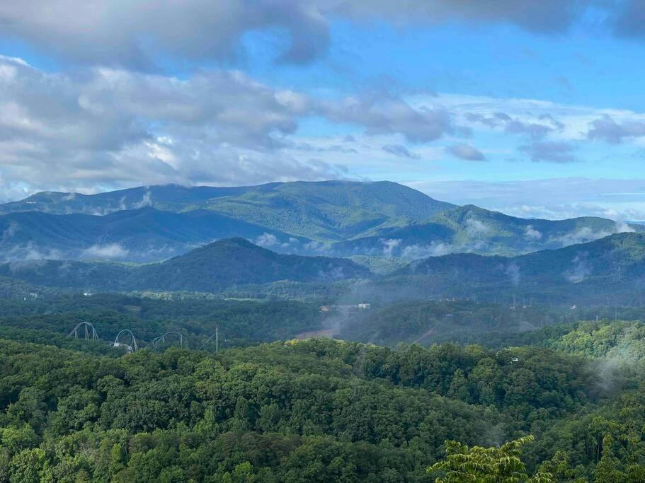 Willa Yogi'S Den: Breathtaking Views! 3 Min To Dollywood, On 1 Acre! Sevierville Zewnętrze zdjęcie
