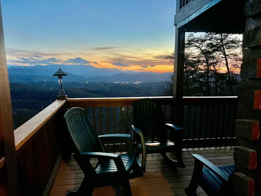 Willa Yogi'S Den: Breathtaking Views! 3 Min To Dollywood, On 1 Acre! Sevierville Zewnętrze zdjęcie