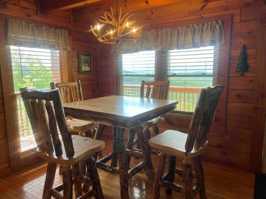 Willa Yogi'S Den: Breathtaking Views! 3 Min To Dollywood, On 1 Acre! Sevierville Zewnętrze zdjęcie