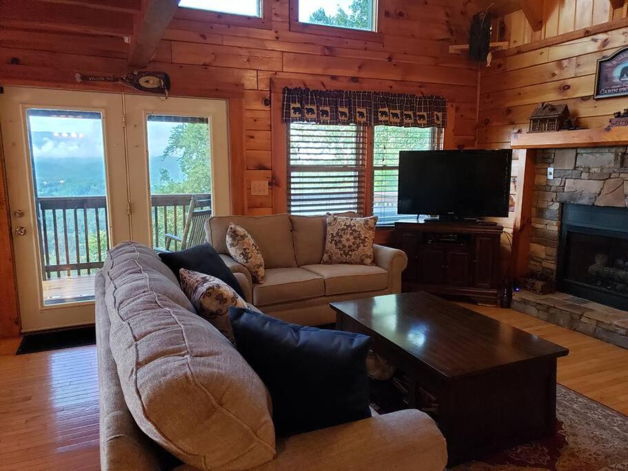 Willa Yogi'S Den: Breathtaking Views! 3 Min To Dollywood, On 1 Acre! Sevierville Zewnętrze zdjęcie