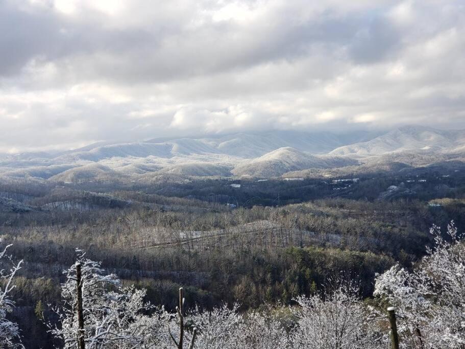Willa Yogi'S Den: Breathtaking Views! 3 Min To Dollywood, On 1 Acre! Sevierville Zewnętrze zdjęcie